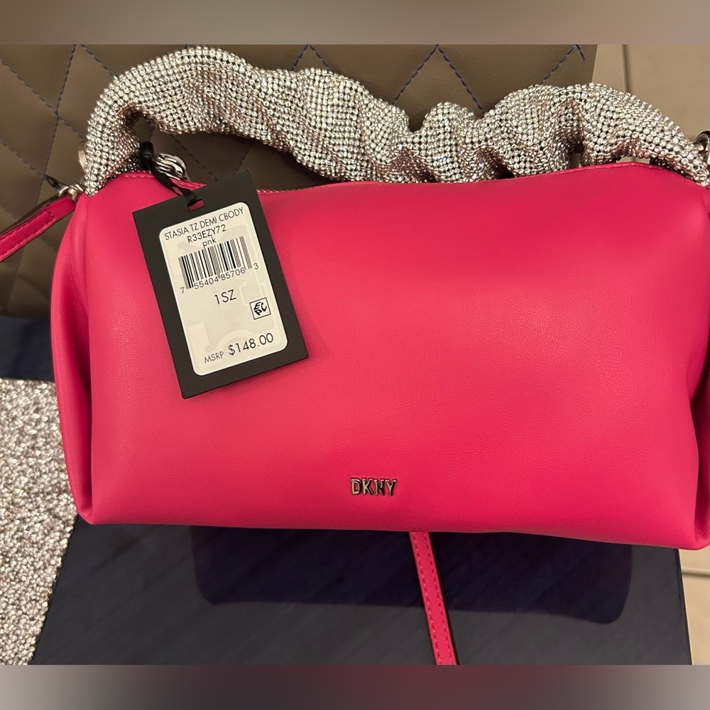 DKNY STASIA TZ DEMI CBODY PINK With silver stones